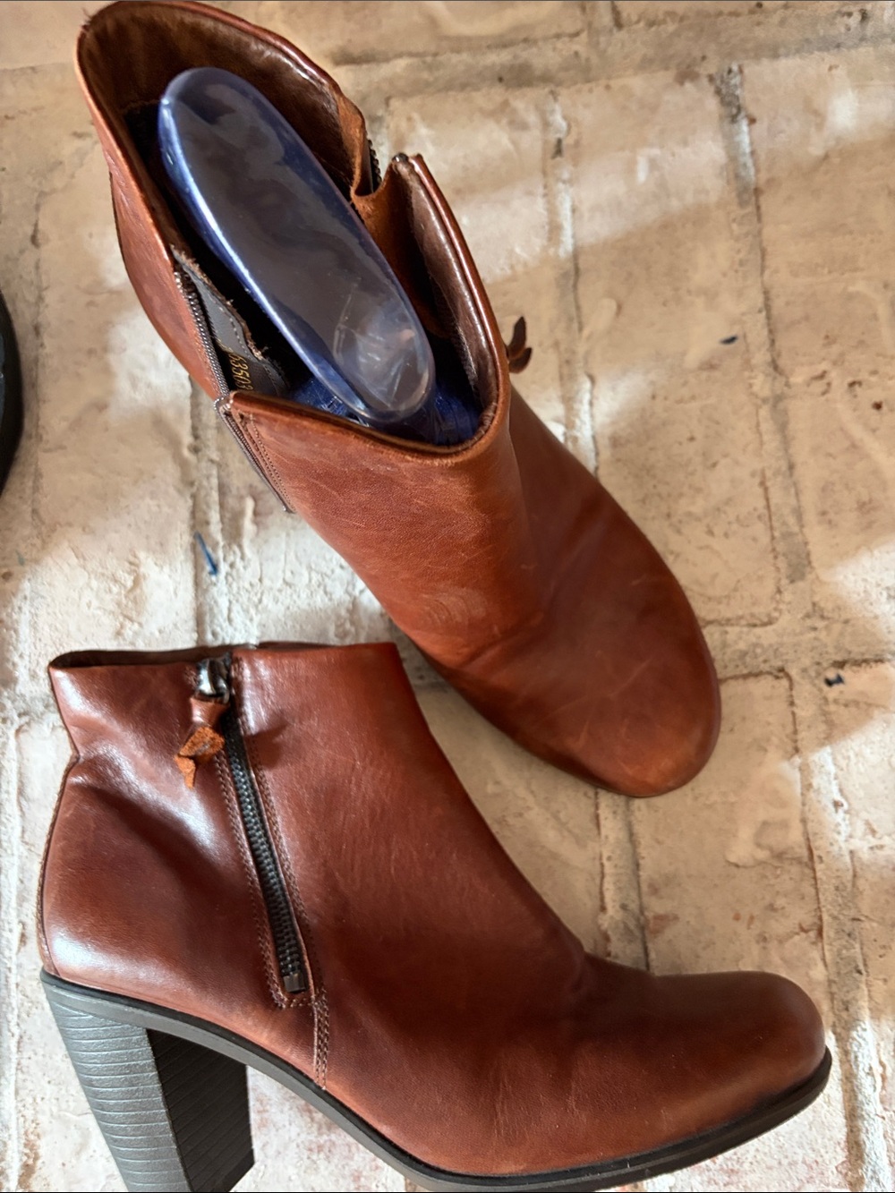 Hardly ever worn Women's Leather Ankle Boots in Brown sz euro 39
